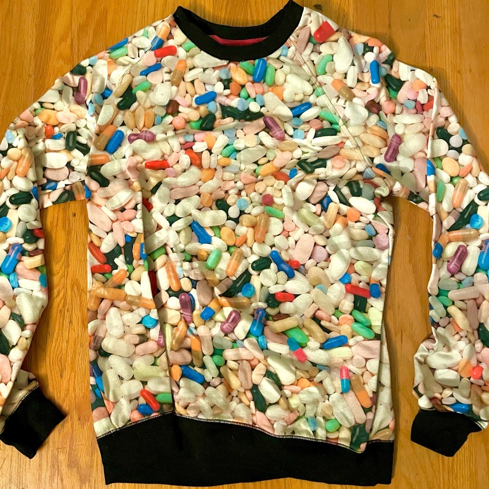 Awesome vintage pills pattern sweatshirt